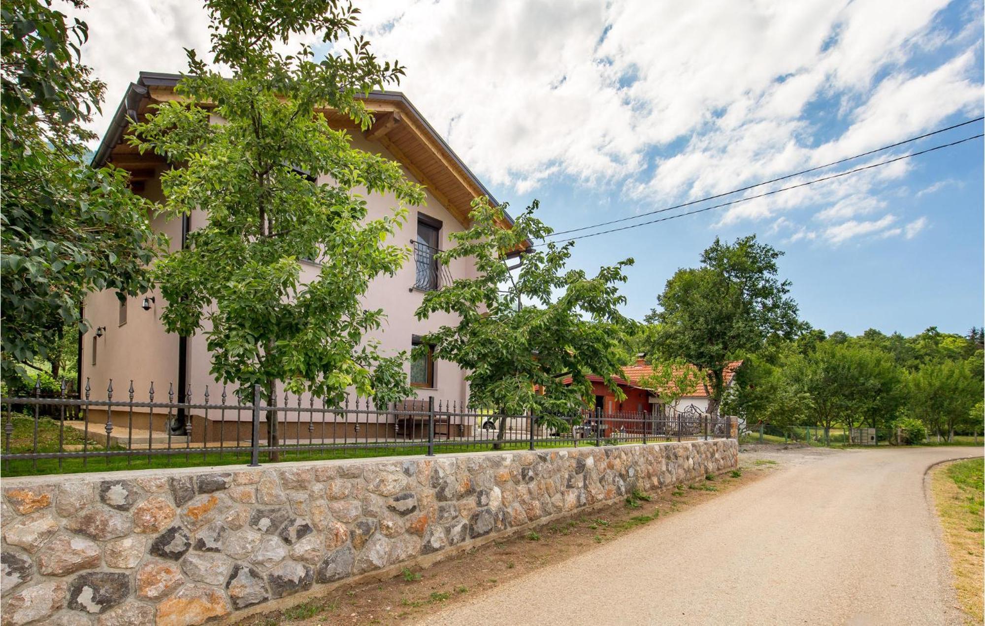 Amazing Home In Vrzici With Jacuzzi Exterior photo
